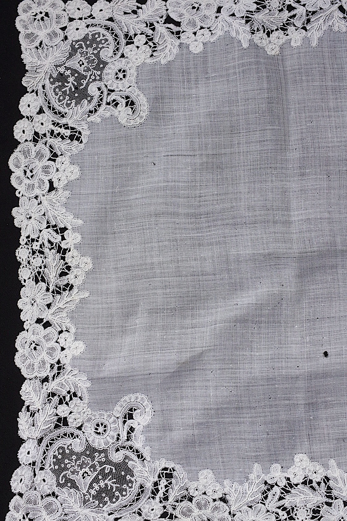 アンティークレースハンカチ　mouchoir  ancien ハンカチ２種 .FR a l'epoque