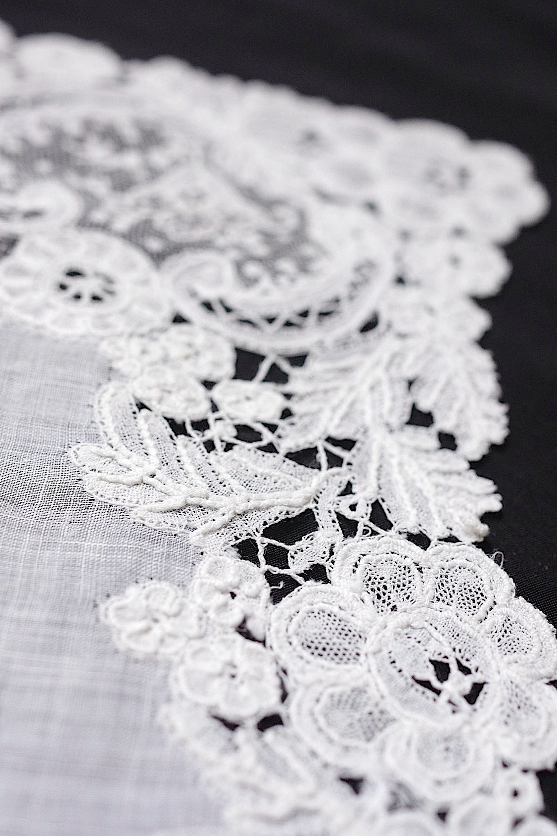 アンティークレースハンカチ　mouchoir  ancien ハンカチ２種 .FR a l'epoque