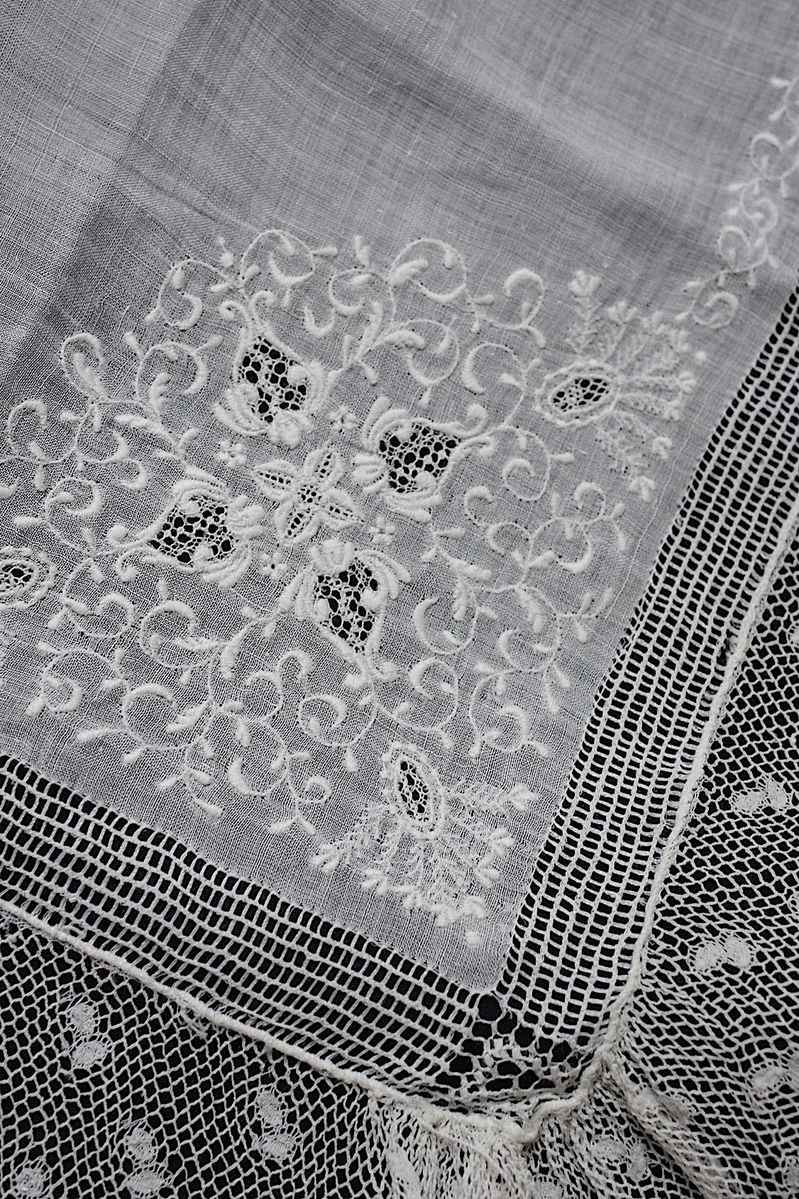 アンティークレースハンカチ　mouchoir  ancien ハンカチ1 .FR a l'epoque