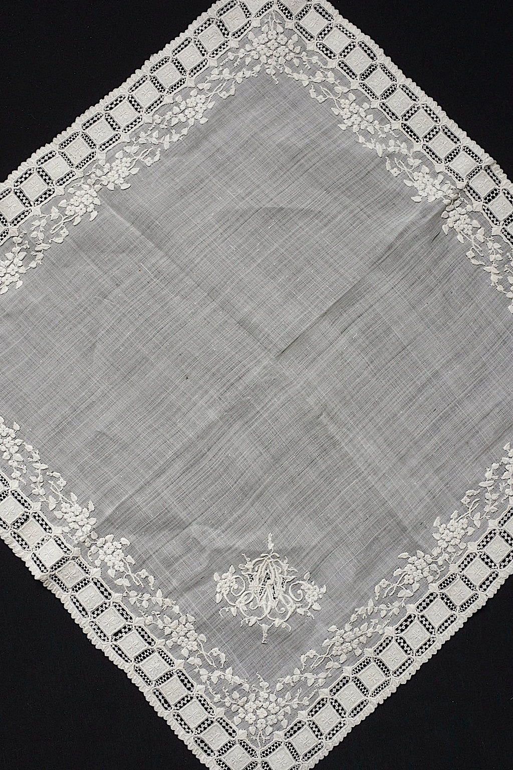 アンティークレースハンカチ　mouchoir  ancien ハンカチ2 .FR a l'epoque