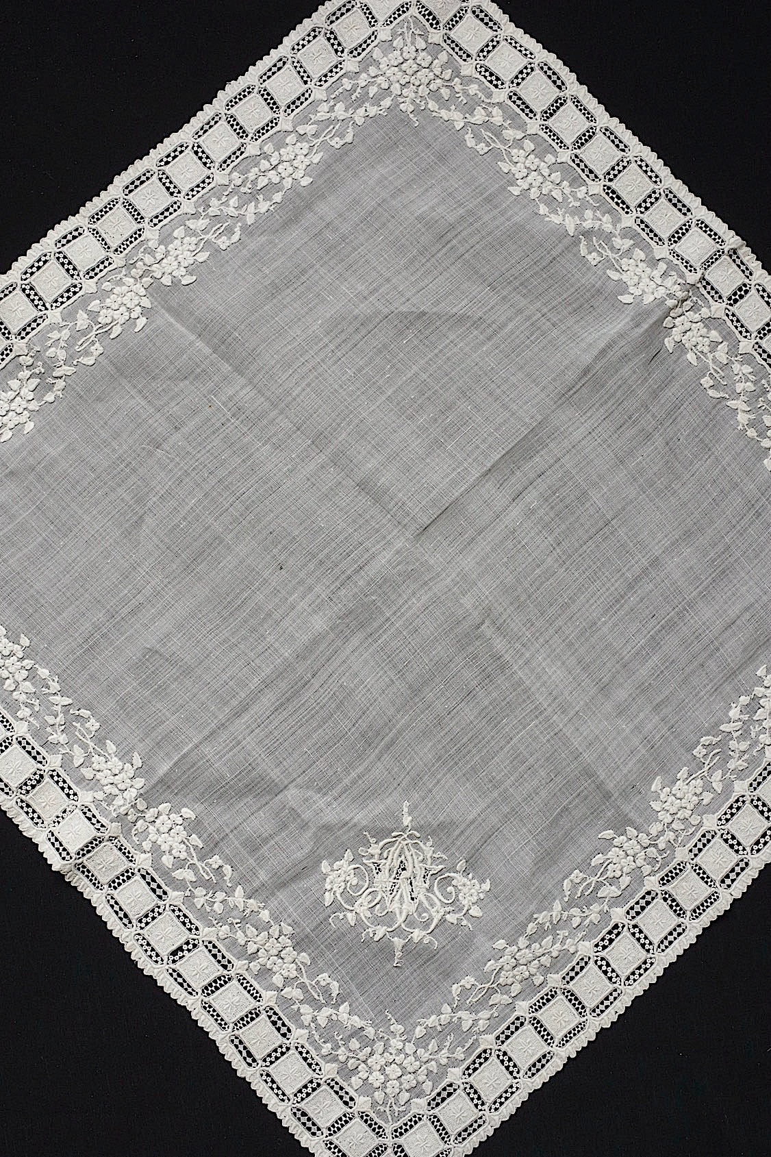 アンティークレースハンカチ　mouchoir  ancien ハンカチ2 .FR a l'epoque