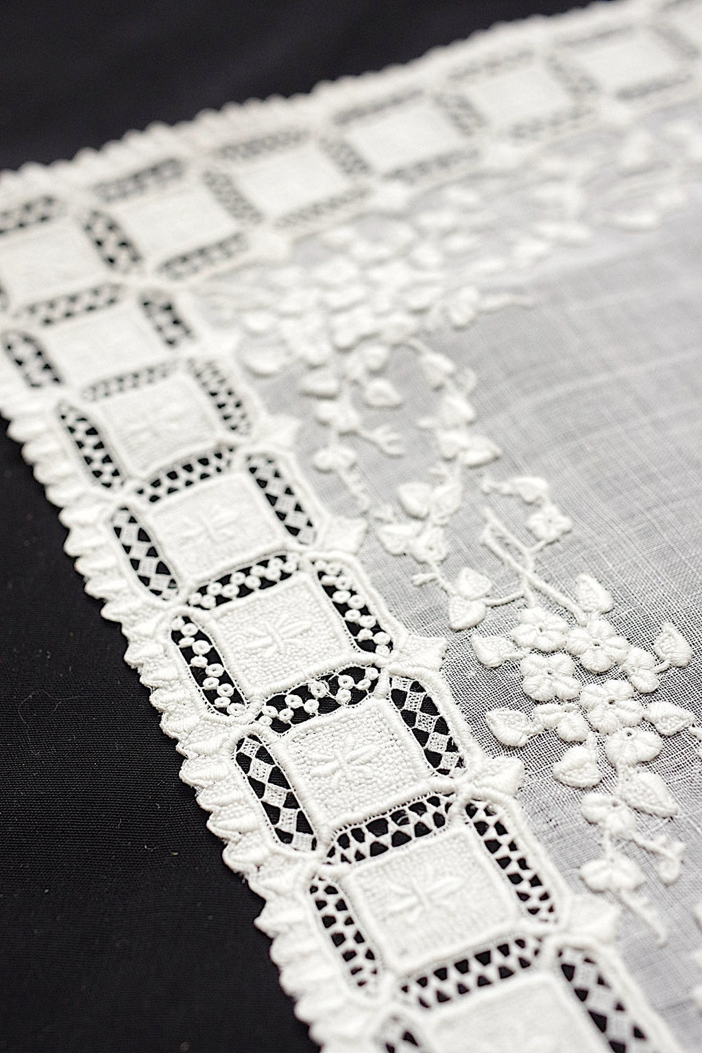 アンティークレースハンカチ　mouchoir  ancien ハンカチ2 .FR a l'epoque