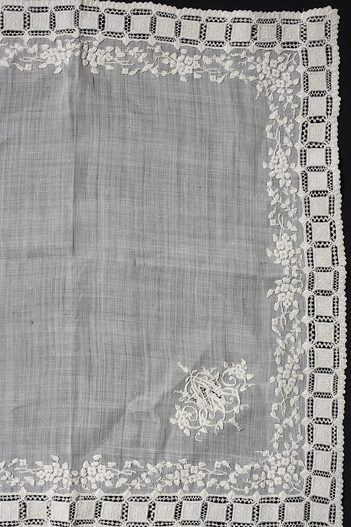 アンティークレースハンカチ　mouchoir  ancien ハンカチ2 .FR a l'epoque