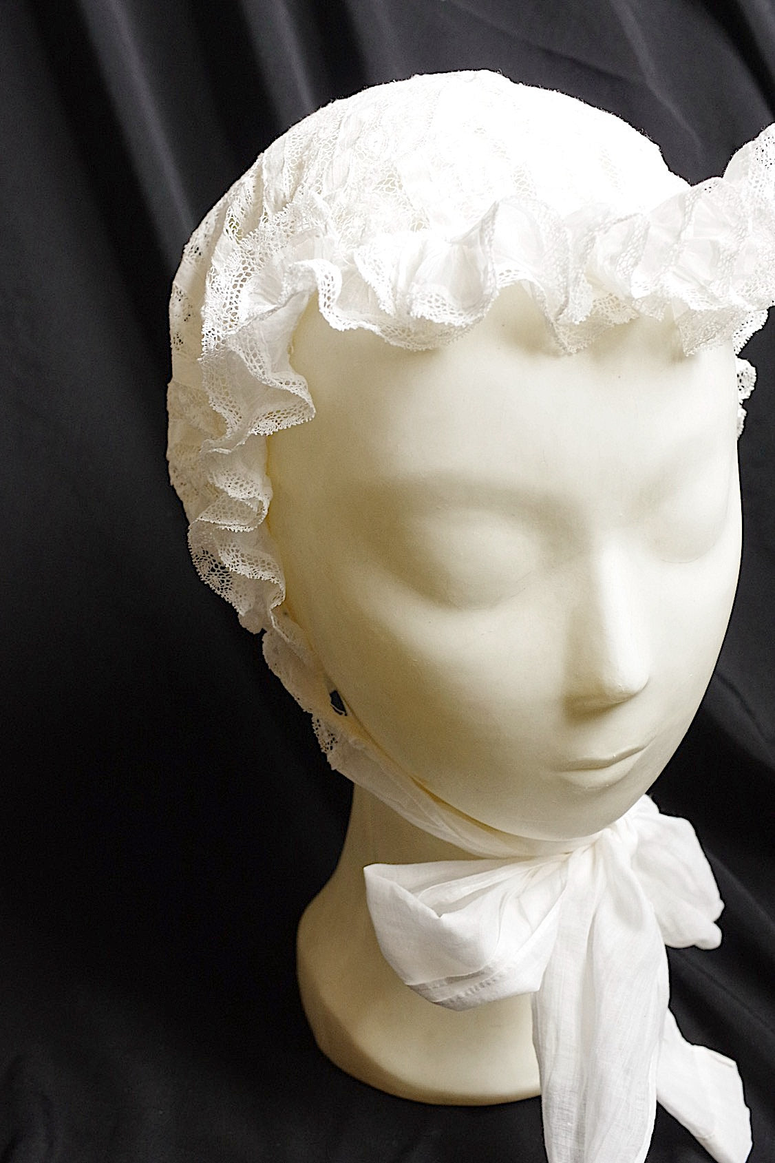 アンティークレース　dentelle ancienne  ボネ .FR a l'epoque