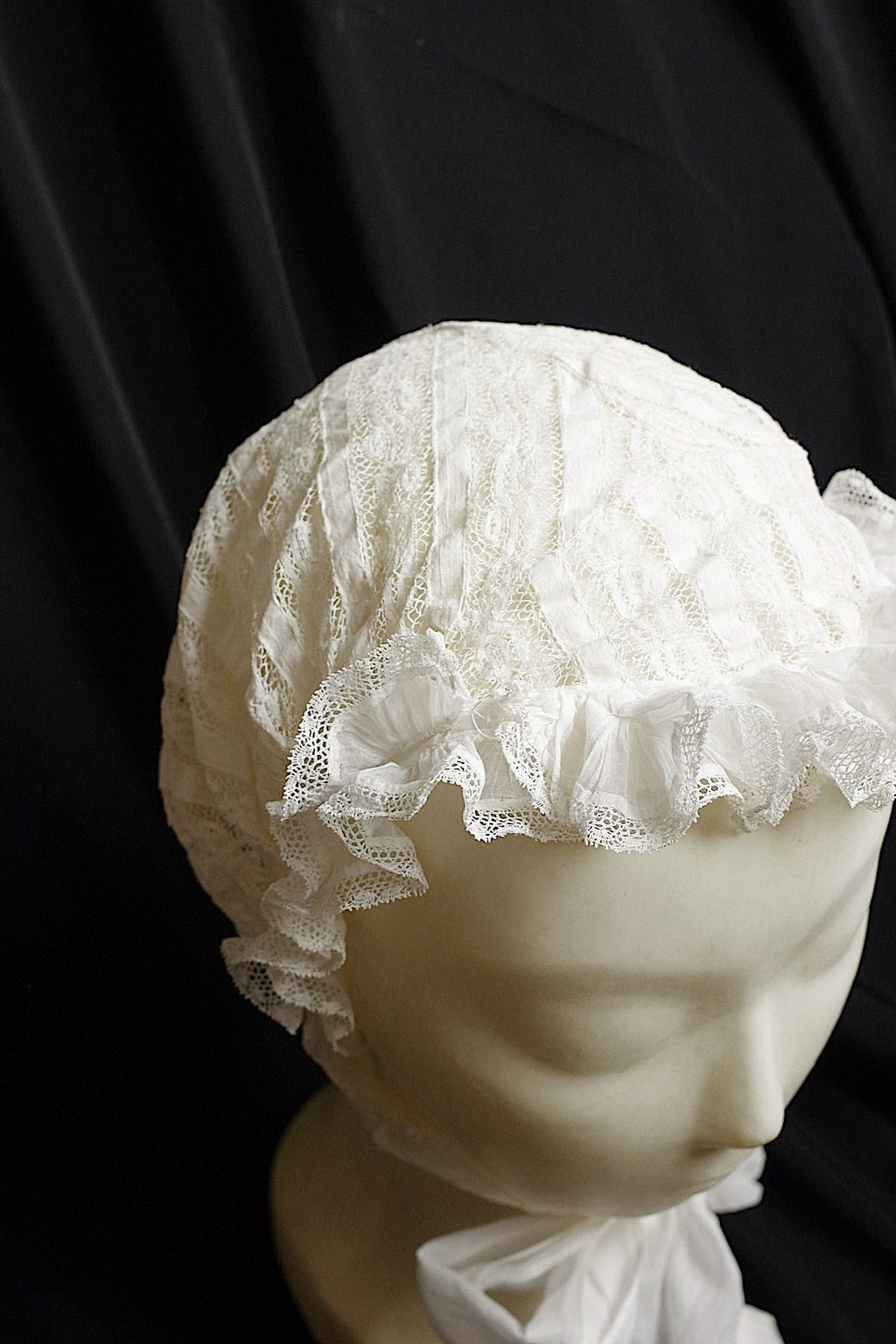 アンティークレース　dentelle ancienne  ボネ .FR a l'epoque