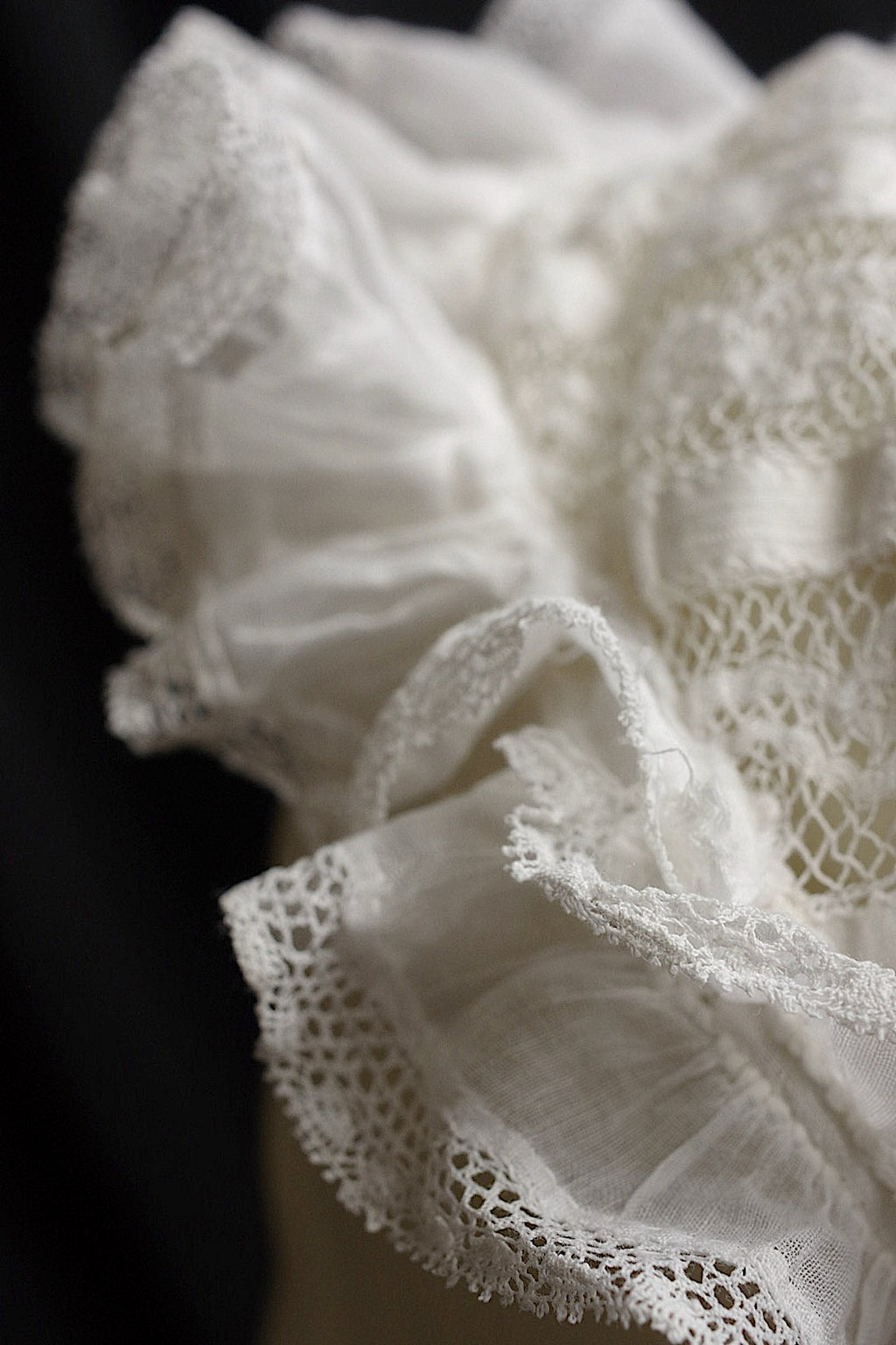 アンティークレース　dentelle ancienne  ボネ .FR a l'epoque