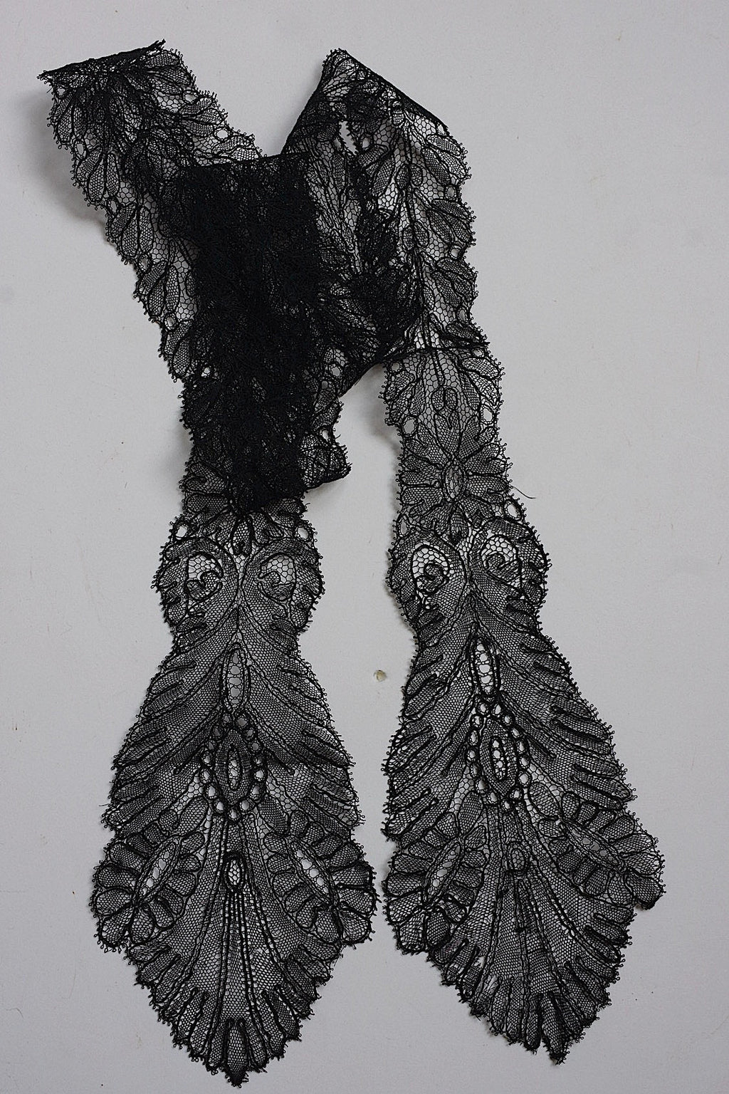 アンティークレース　dentelle  ancienne シャンティイラペット .FR a l'epoque