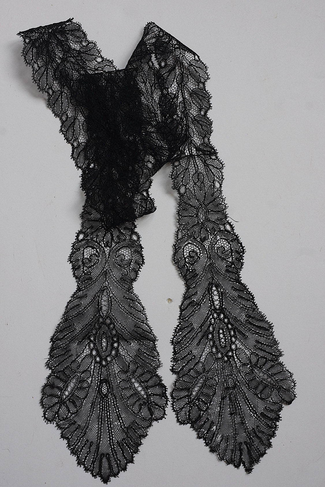 アンティークレース　dentelle  ancienne シャンティイラペット .FR a l'epoque