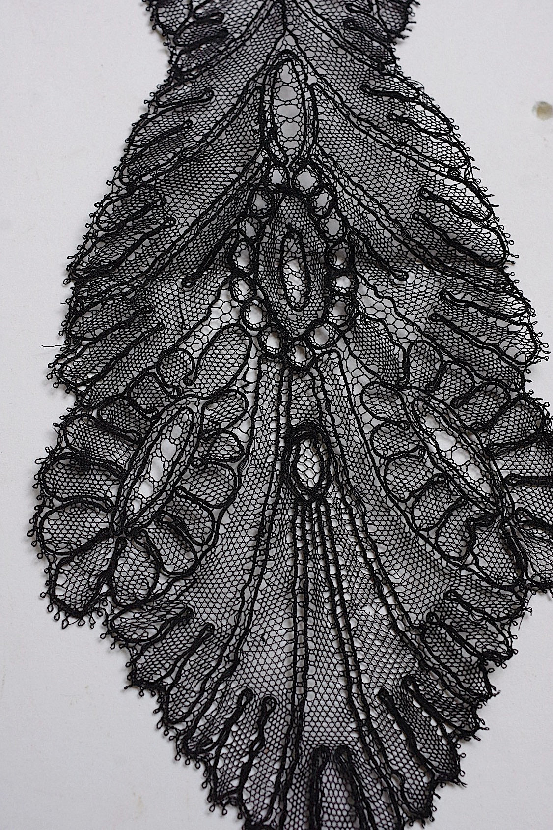 アンティークレース　dentelle  ancienne シャンティイラペット .FR a l'epoque