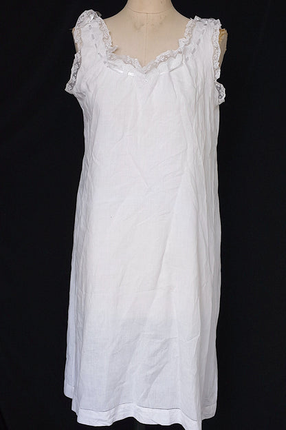 アンティークワンピース　vêtement antique robe de chambre .FR a l'epoque