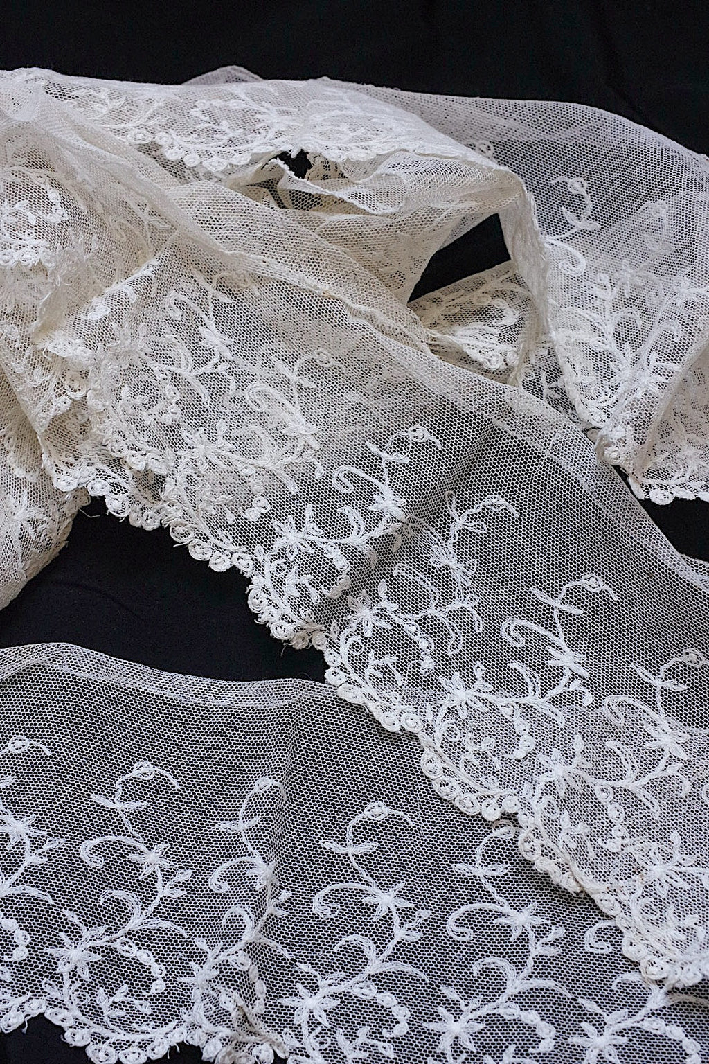 アンティークレース　dentelle ancienne 308cm .FR a l'epoque