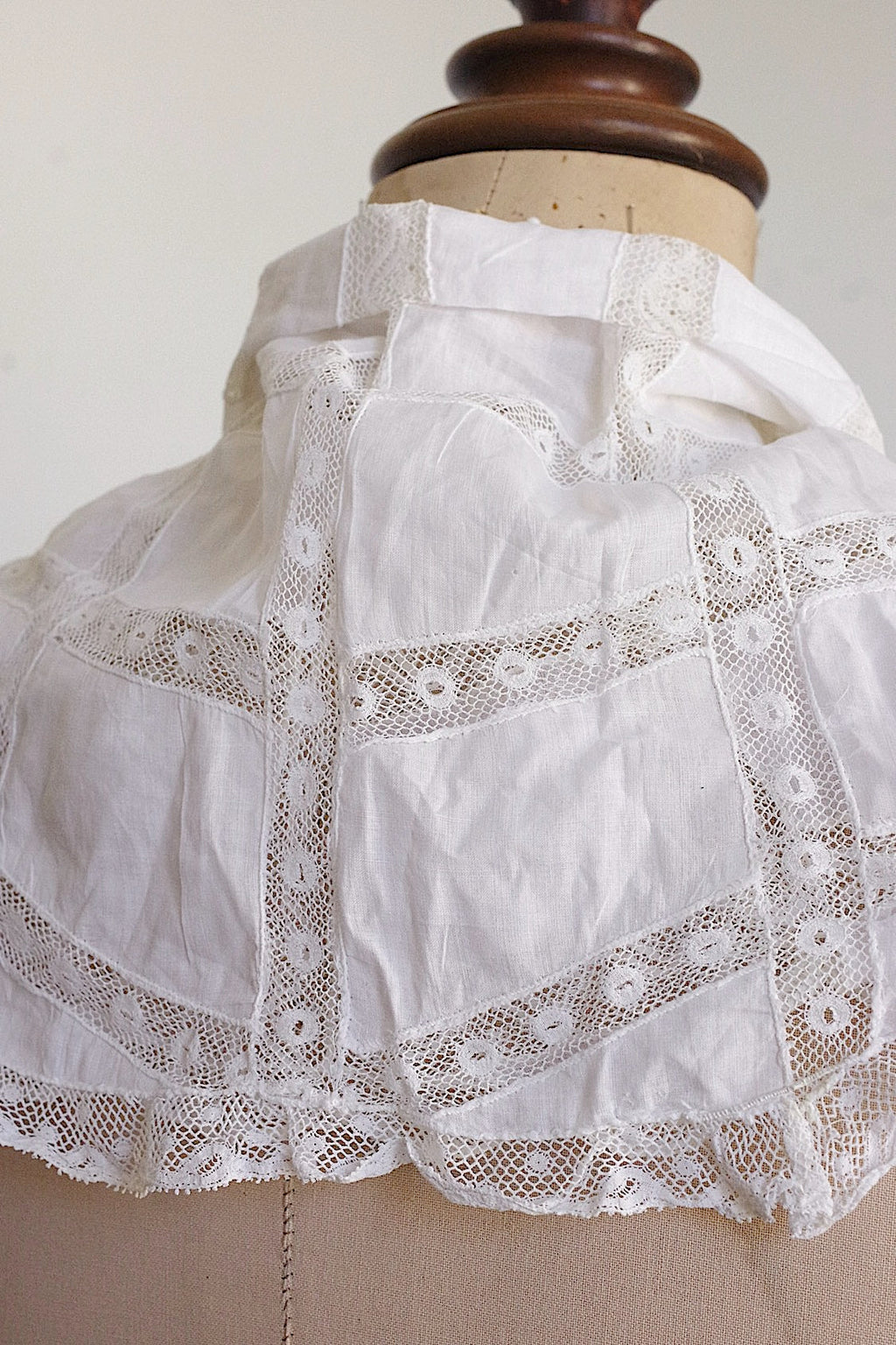 アンティークレース　dentelle ancienne 襟 .FR a l'epoque