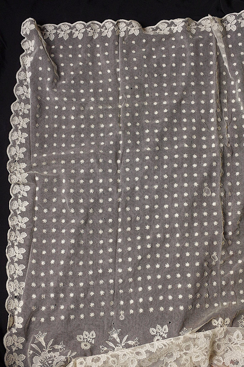 アンティークレース　dentelle ancienne ベール .FR a l'epoque