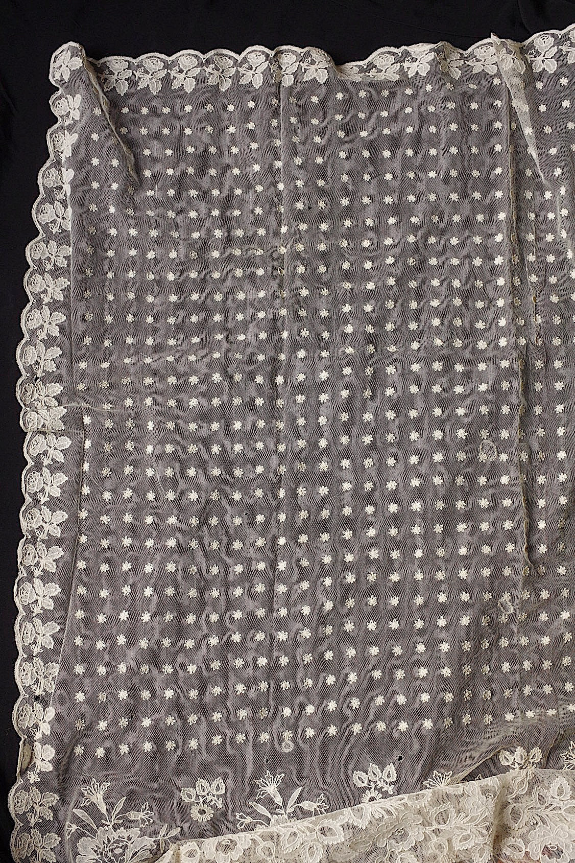 アンティークレース　dentelle ancienne ベール .FR a l'epoque