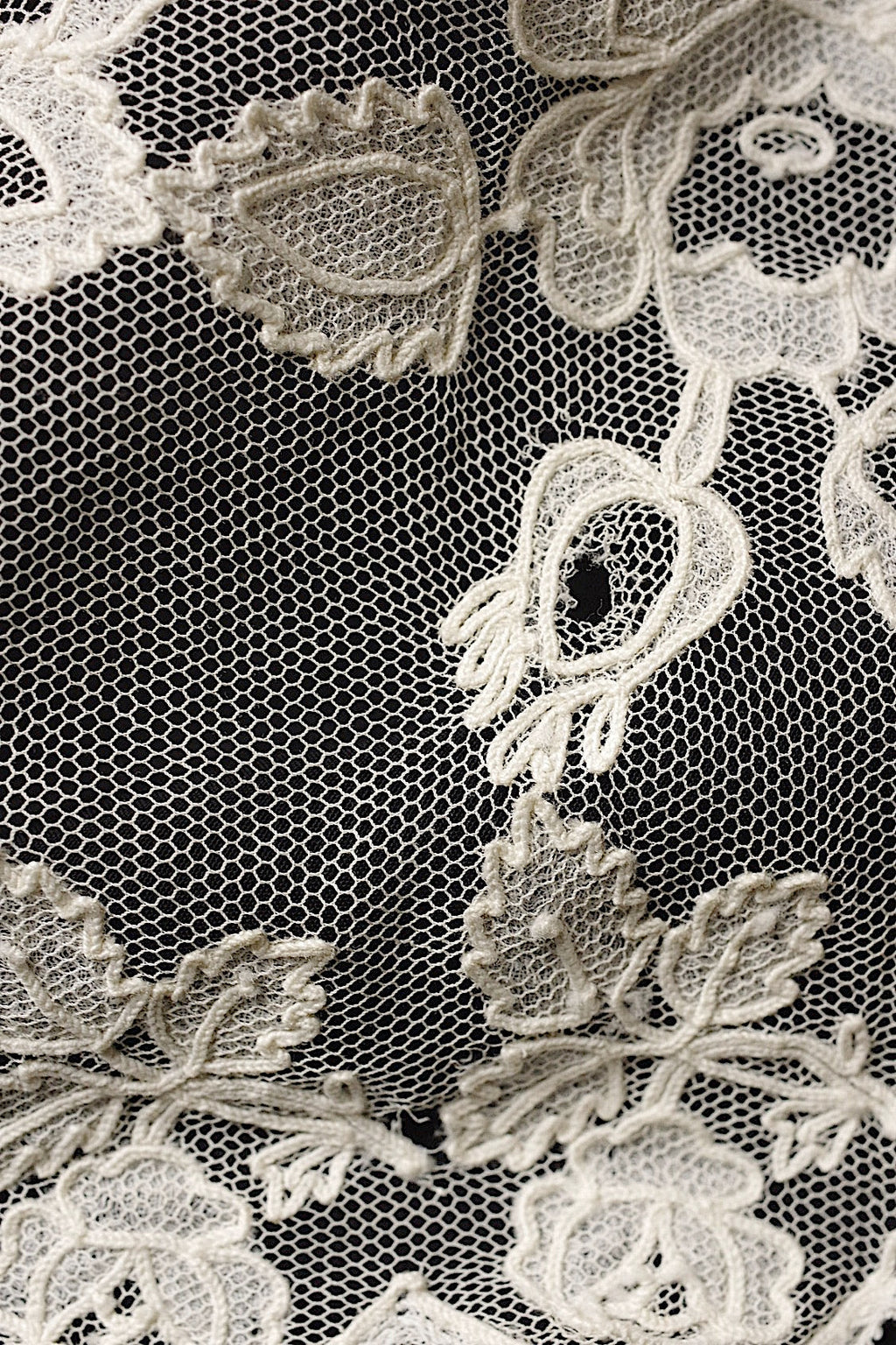 アンティークレース　dentelle ancienne ベール .FR a l'epoque