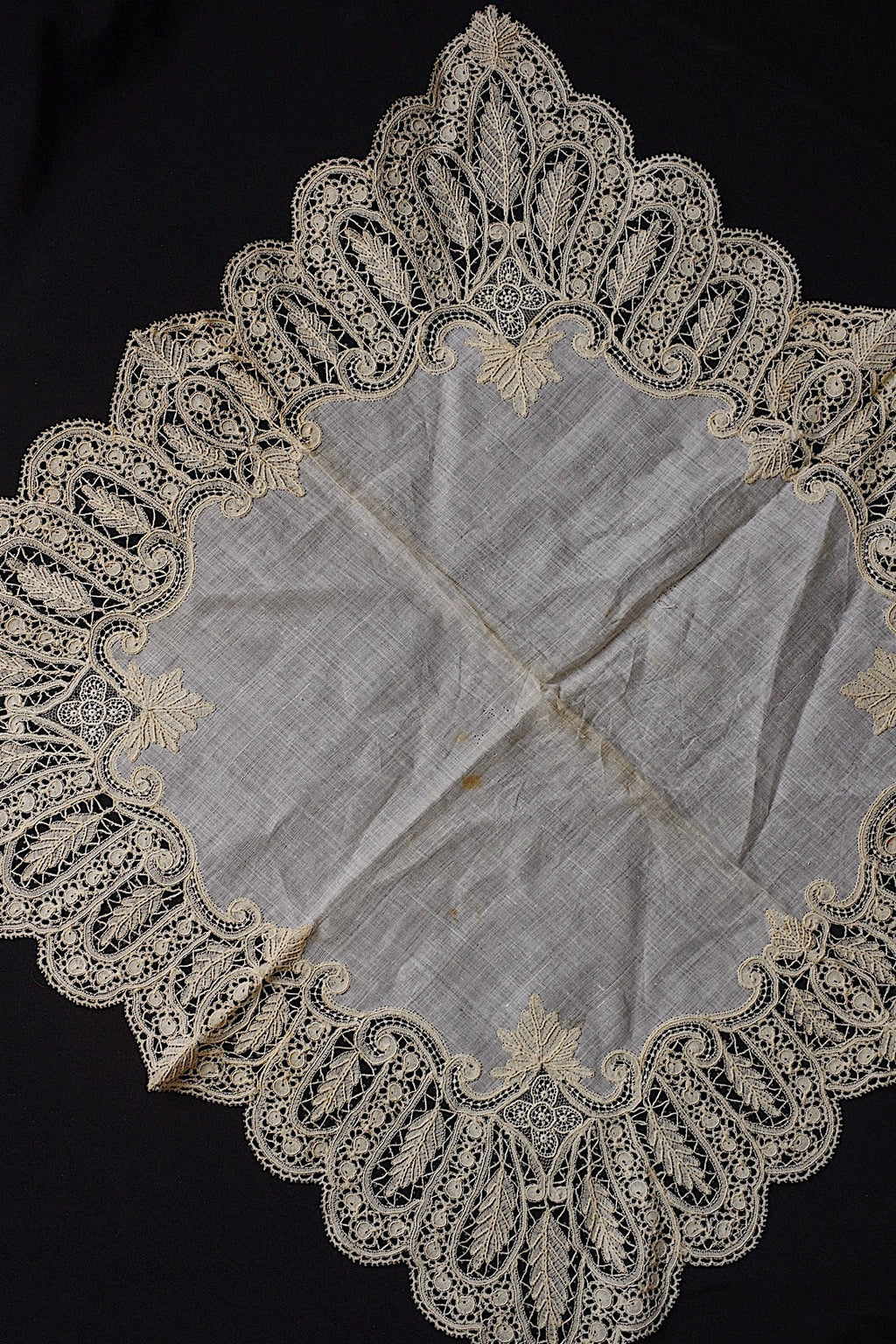 アンティークレース　dentelle ancienne ハンカチ .FR a l'epoque