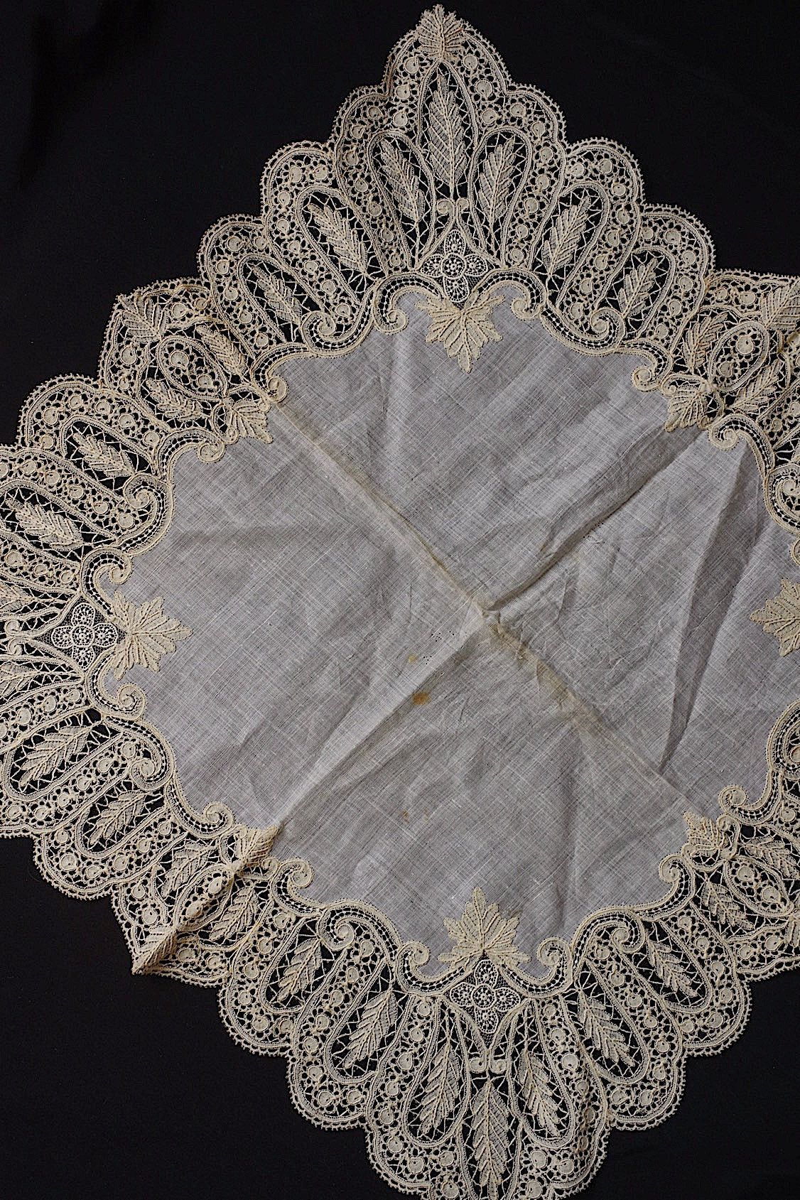 アンティークレース　dentelle ancienne ハンカチ .FR a l'epoque