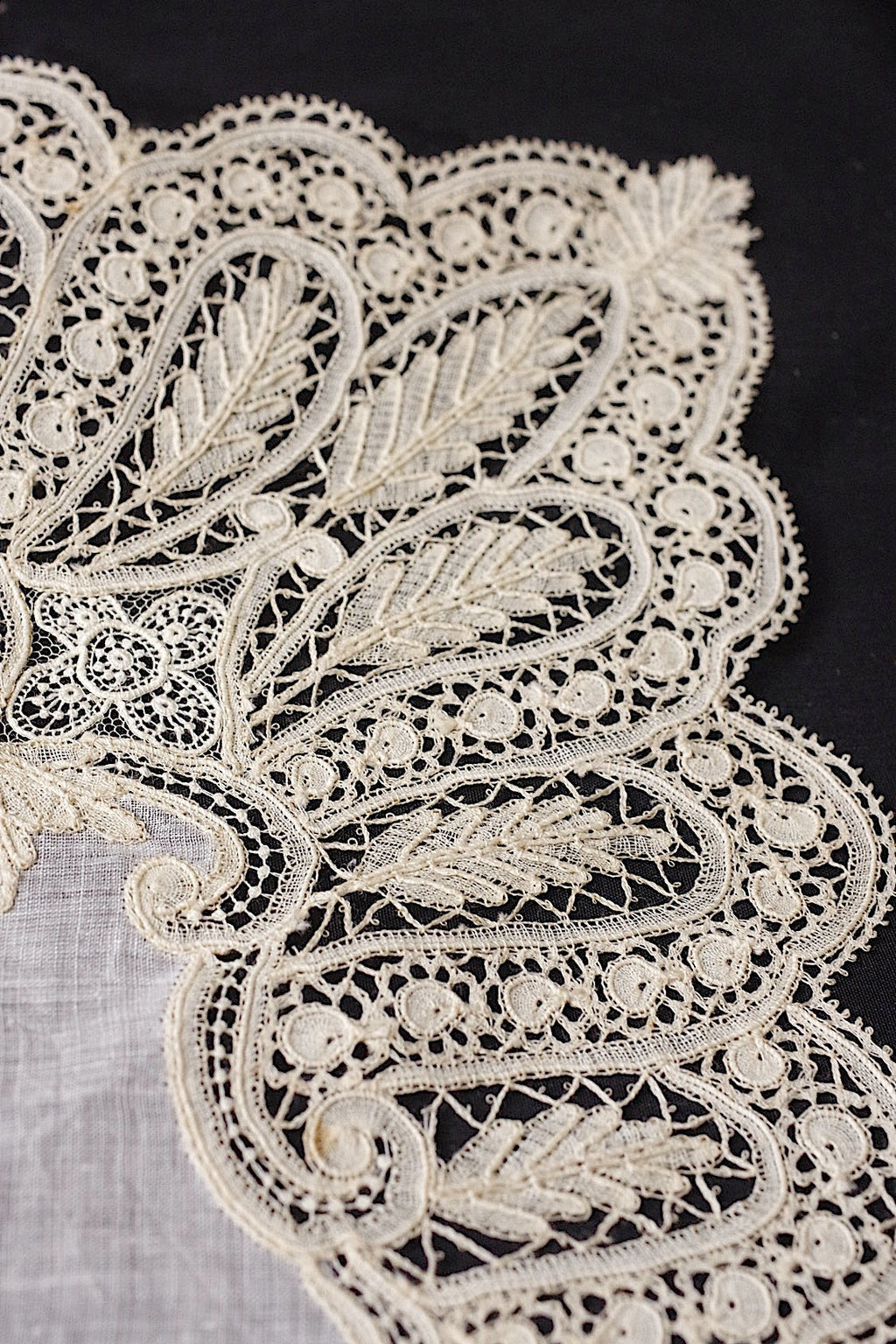 アンティークレース　dentelle ancienne ハンカチ .FR a l'epoque