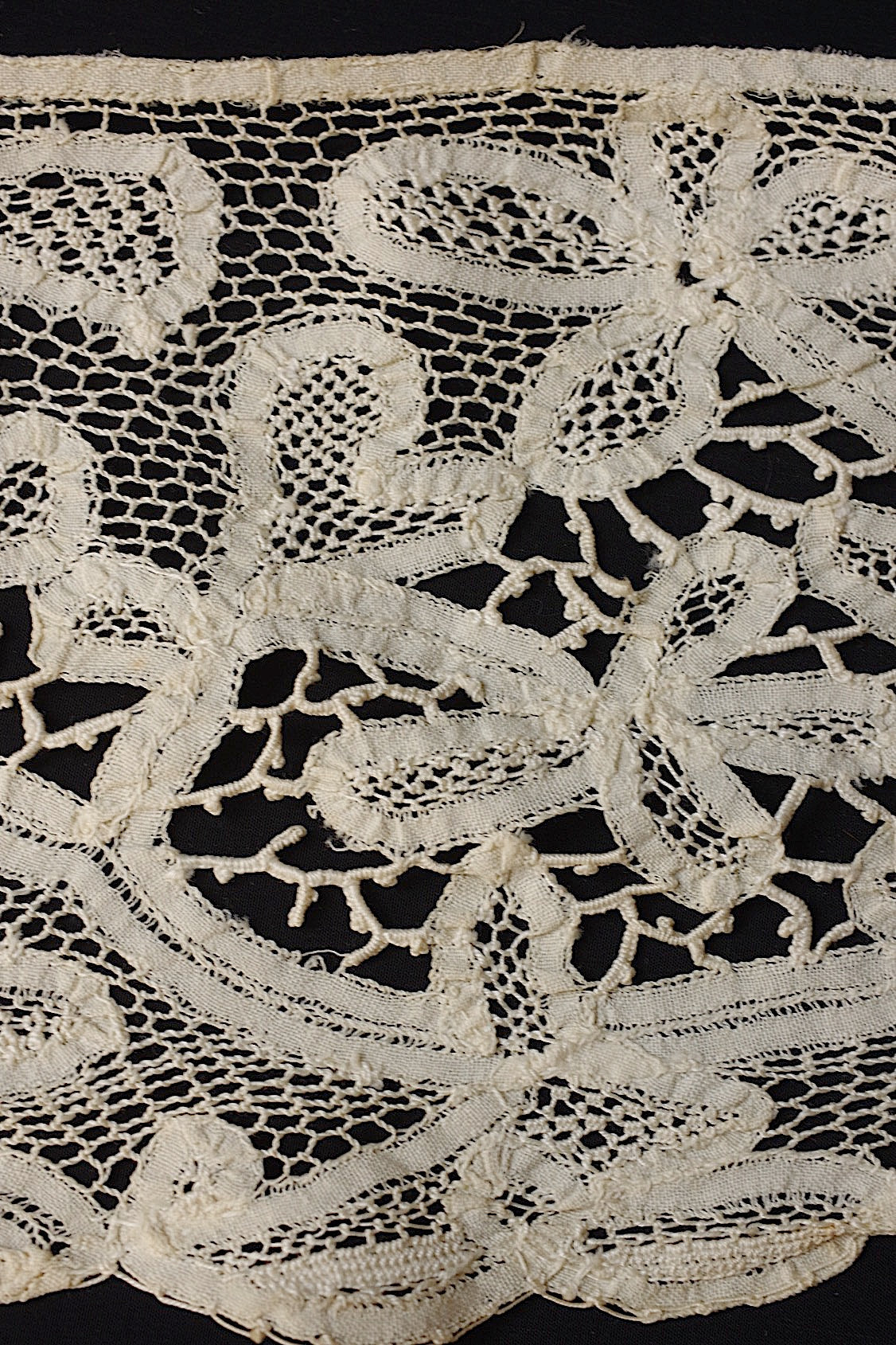 アンティークレース　dentelle ancienne 450cm .FR a l'epoque