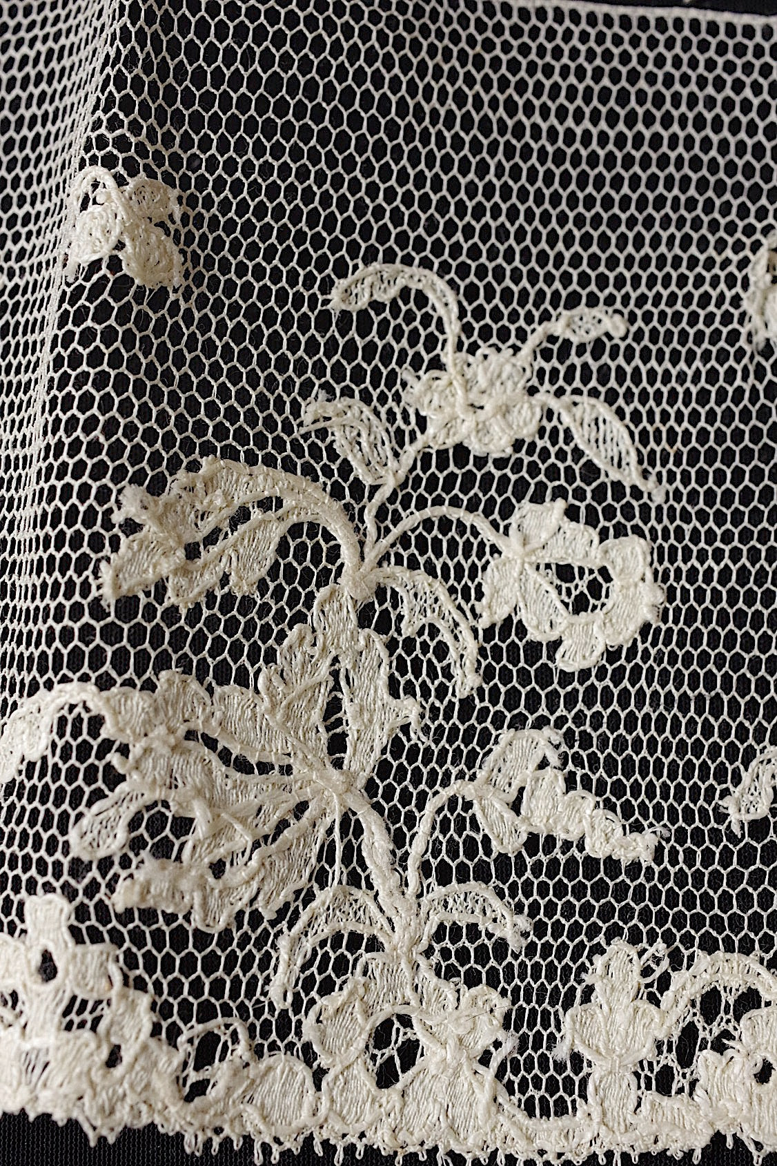 アンティークレース　dentelle ancienne 220cm＋40cm .FR a l'epoque