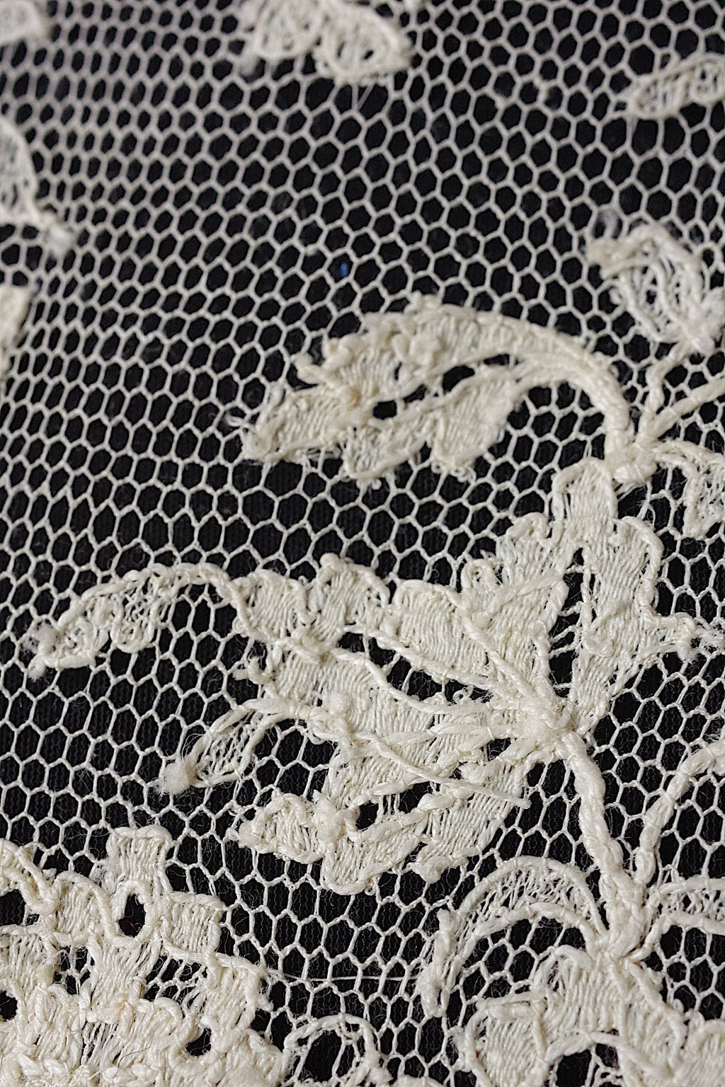 アンティークレース　dentelle ancienne 220cm＋40cm .FR a l'epoque