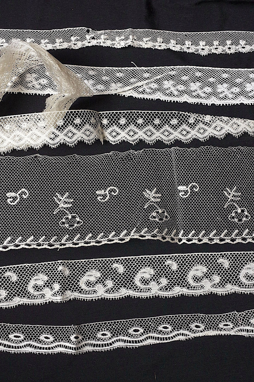 アンティークレース　dentelle ancienne 6本 .FR a l'epoque