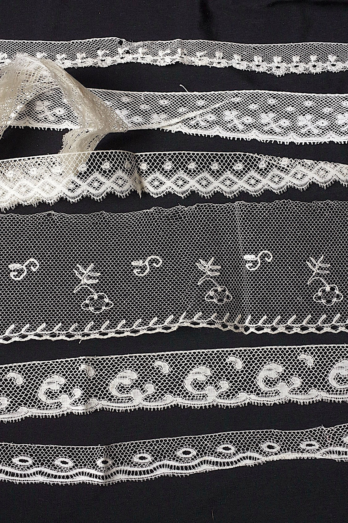 アンティークレース　dentelle ancienne 6本 .FR a l'epoque