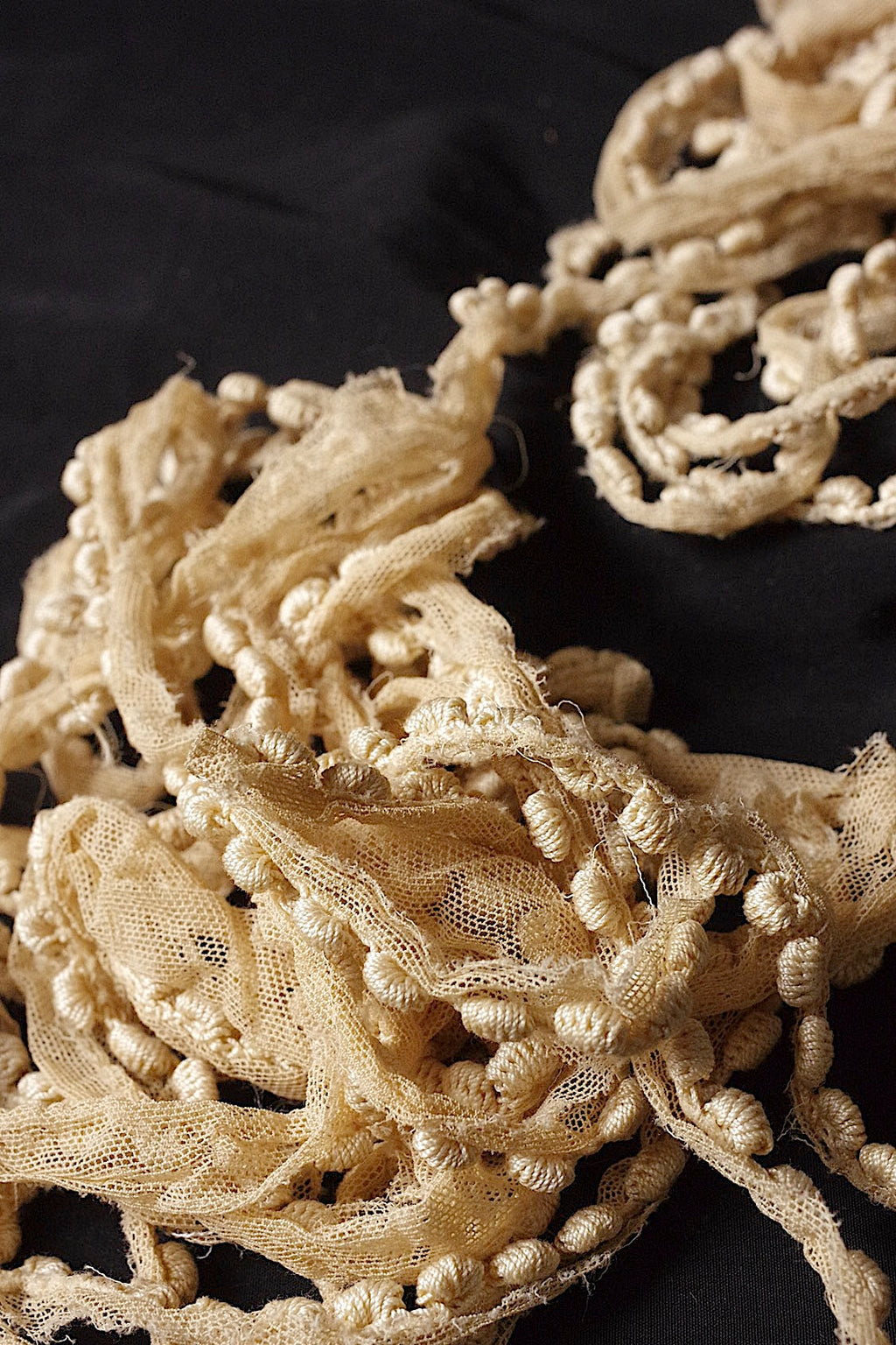 アンティークレース　dentelle ancienne つぶつぶ .FR a l'epoque