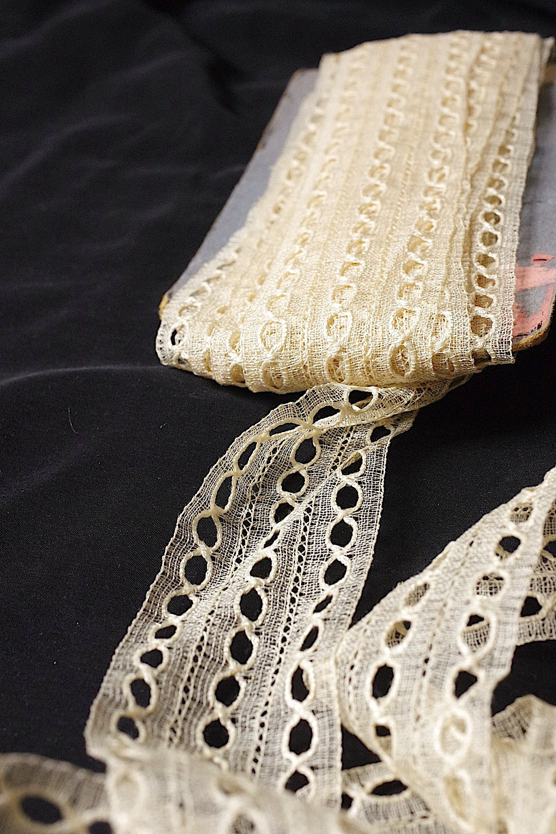 アンティークレース　dentelle ancienne リボン通しテープ .FR a l'epoque