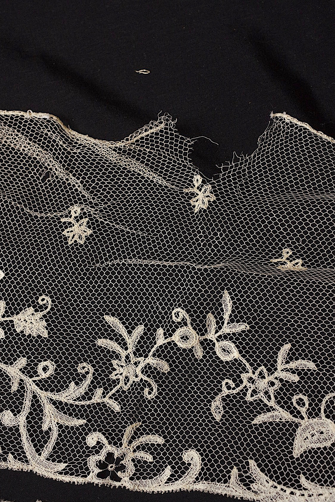 アンティークレース　dentelle ancienne ２種 .FR a l'epoque