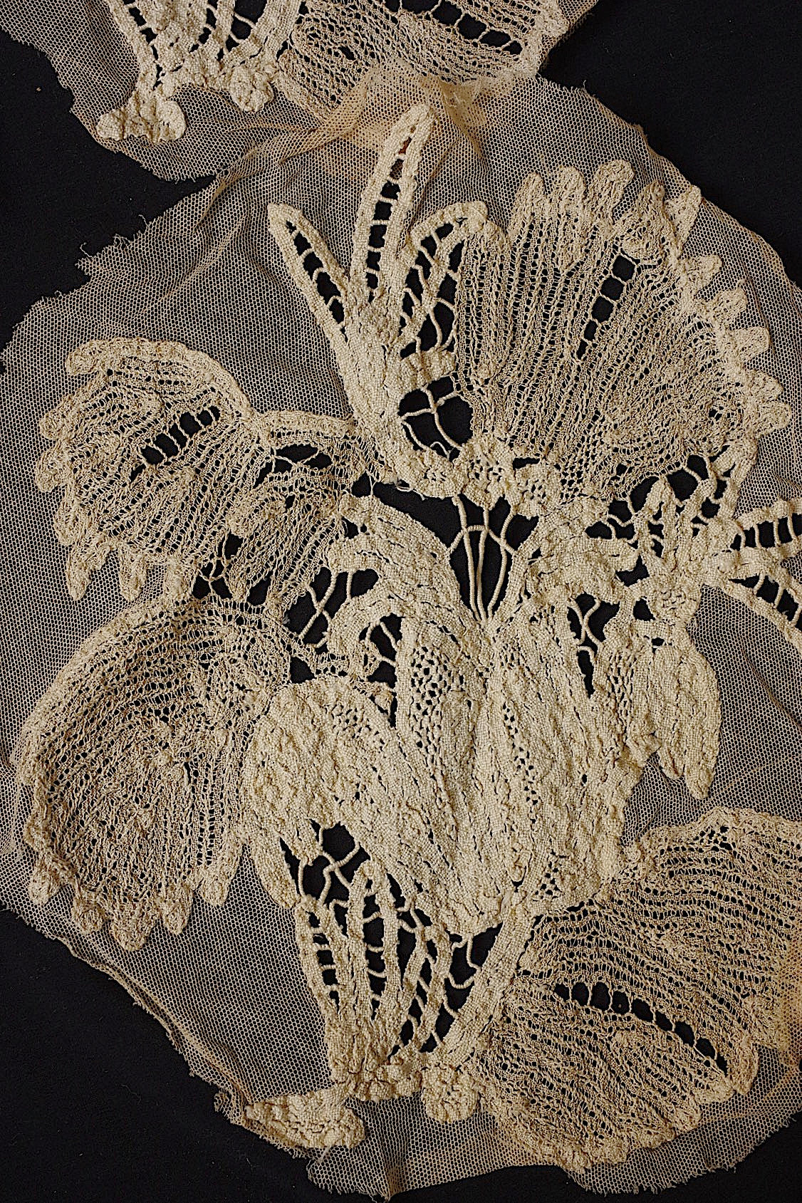 アンティークレース　dentelle ancienne モチーフ14pieces .FR a l'epoque