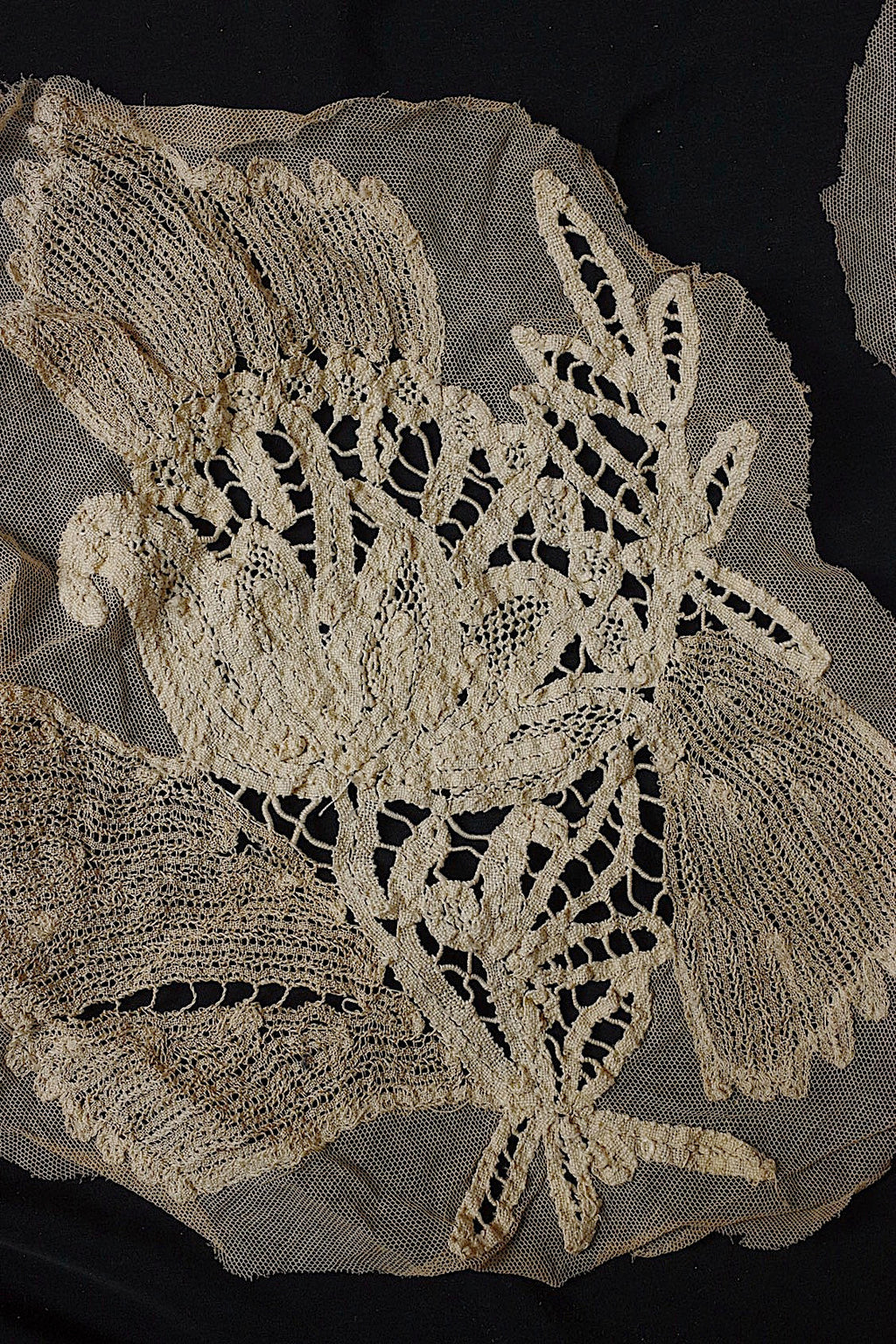 アンティークレース　dentelle ancienne モチーフ14pieces .FR a l'epoque