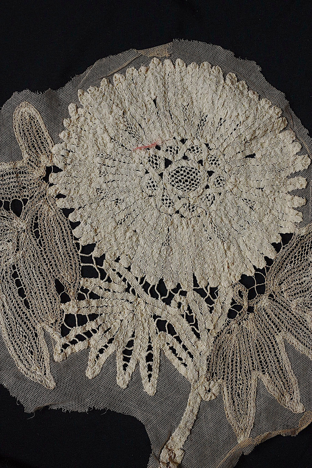 アンティークレース　dentelle ancienne モチーフ14pieces .FR a l'epoque