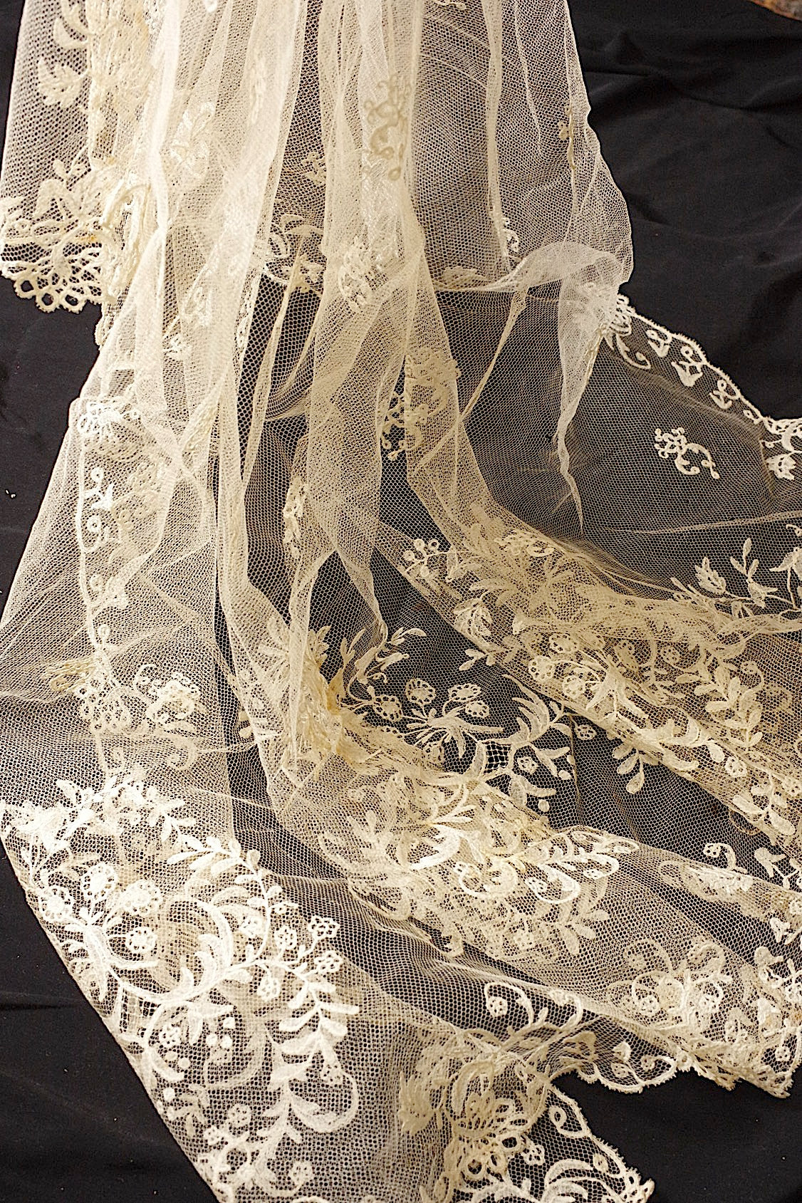 アンティークレース　dentelle ancienne ベール .FR a l'epoque