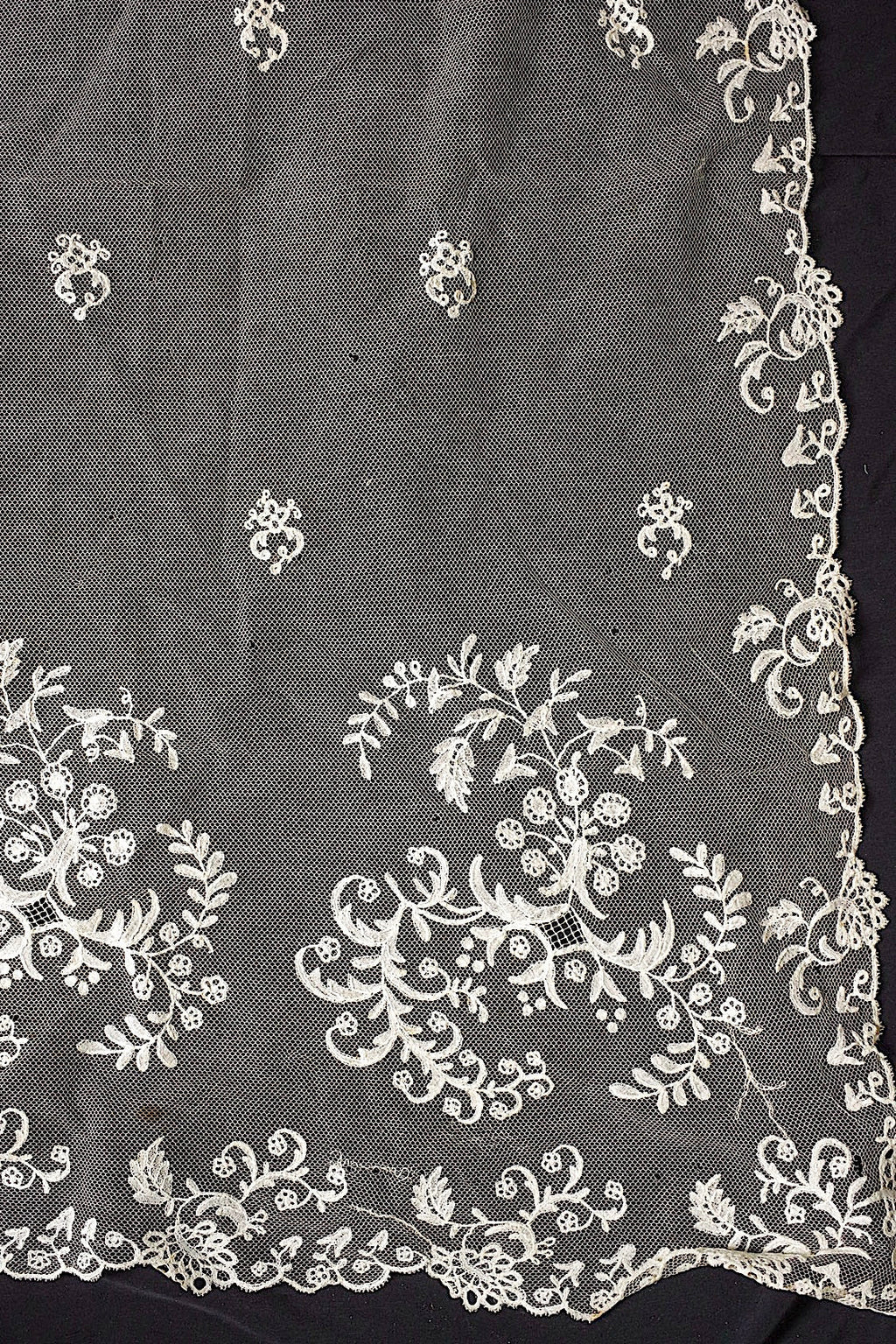 アンティークレース　dentelle ancienne ベール .FR a l'epoque