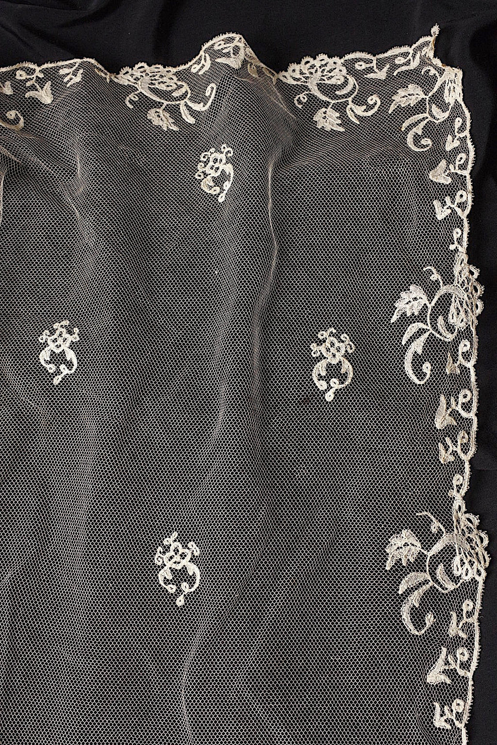 アンティークレース　dentelle ancienne ベール .FR a l'epoque