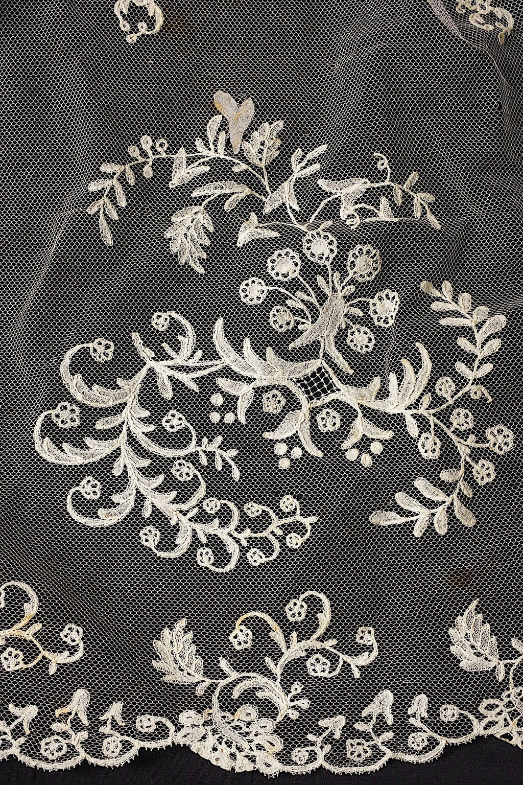 アンティークレース　dentelle ancienne ベール .FR a l'epoque