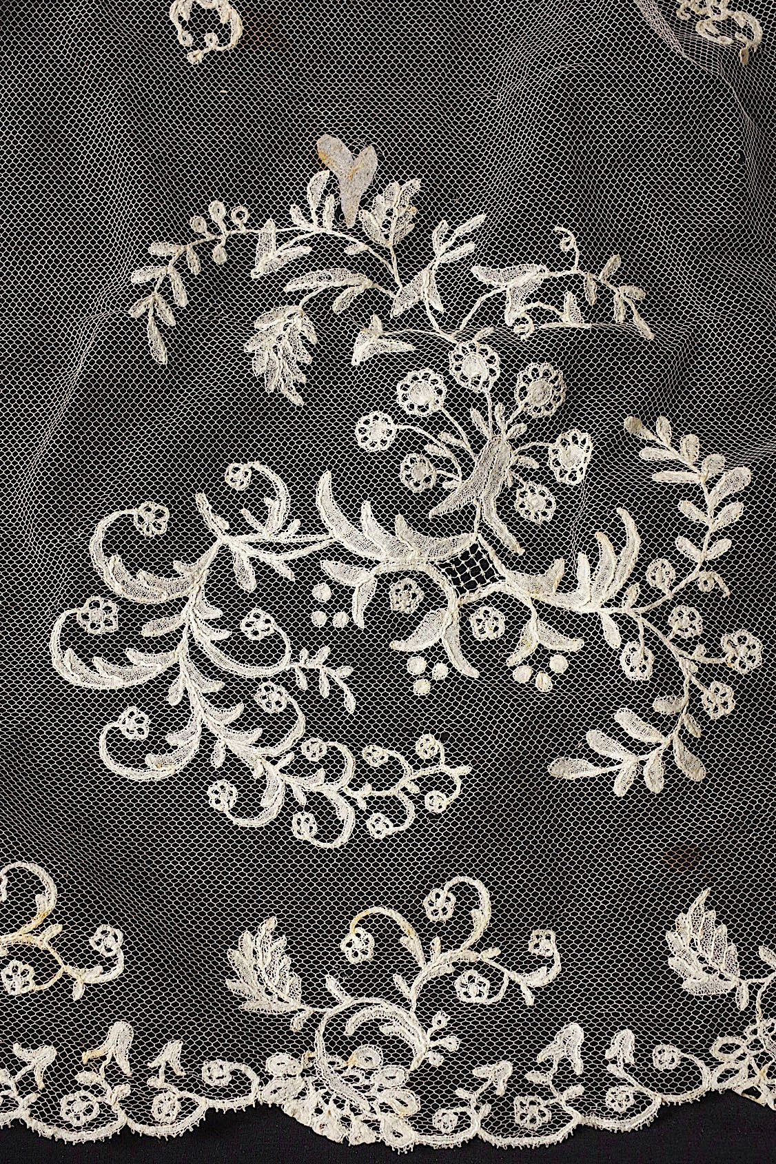 アンティークレース　dentelle ancienne ベール .FR a l'epoque