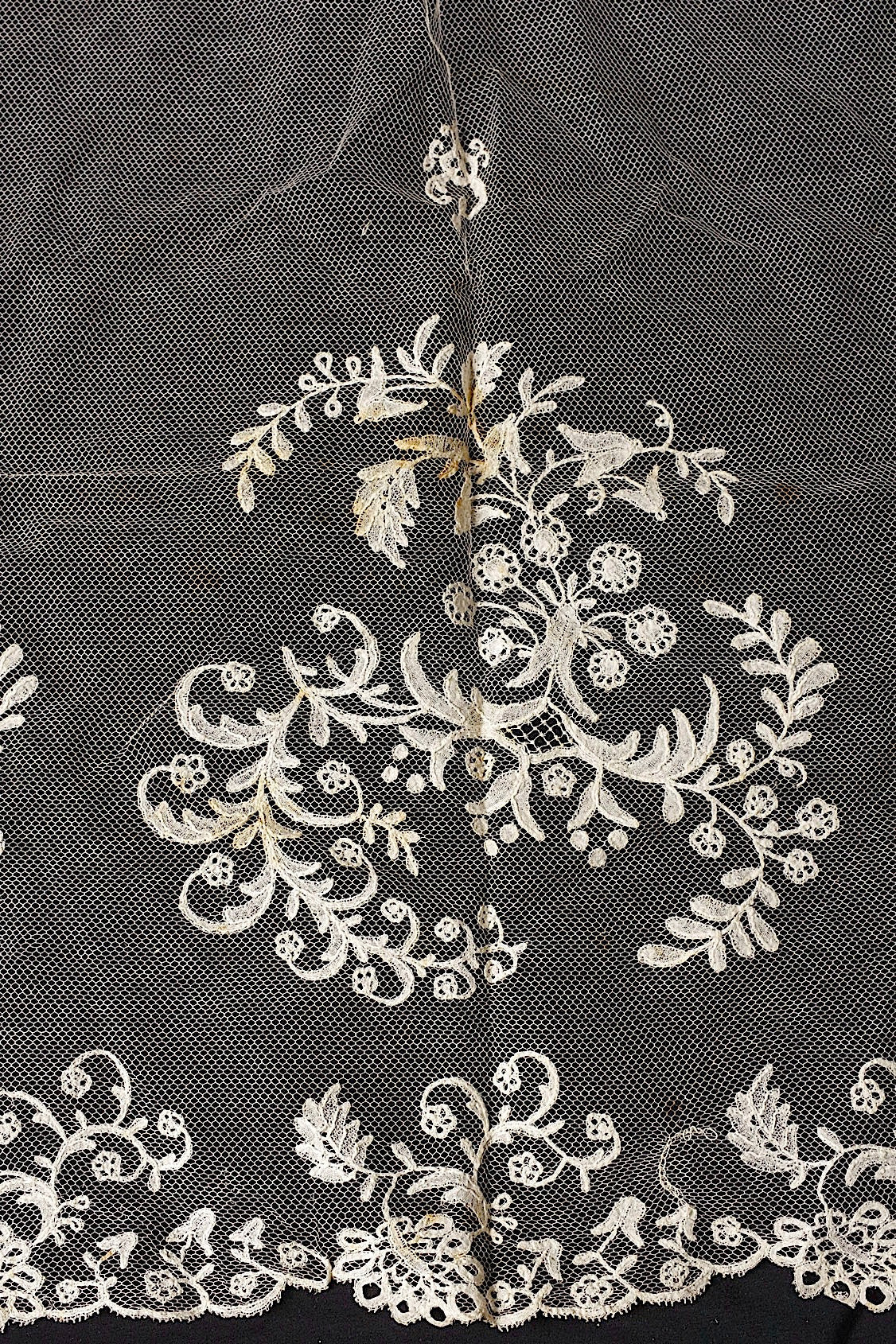 アンティークレース　dentelle ancienne ベール .FR a l'epoque