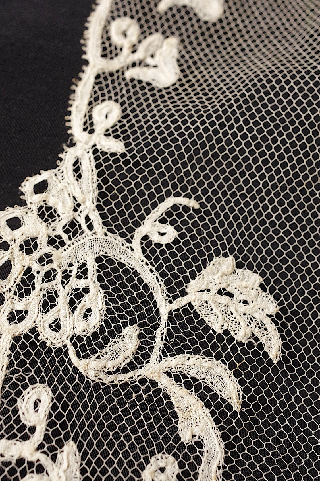 アンティークレース　dentelle ancienne ベール .FR a l'epoque