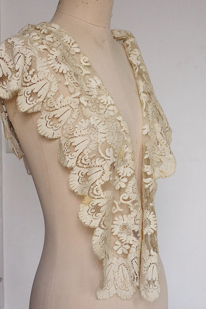 アンティークレース　dentelle ancienne ブロンドレースショール .FR a l'epoque