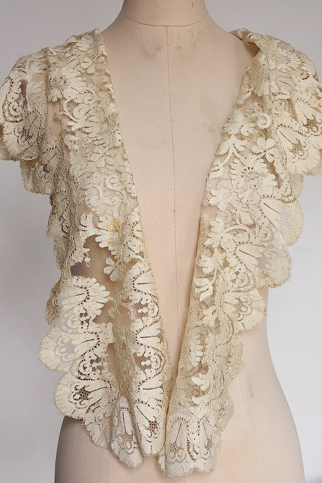 アンティークレース　dentelle ancienne ブロンドレースショール .FR a l'epoque