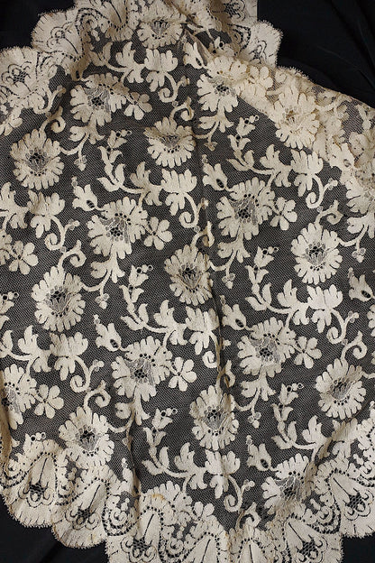 アンティークレース　dentelle ancienne ブロンドレースショール .FR a l'epoque