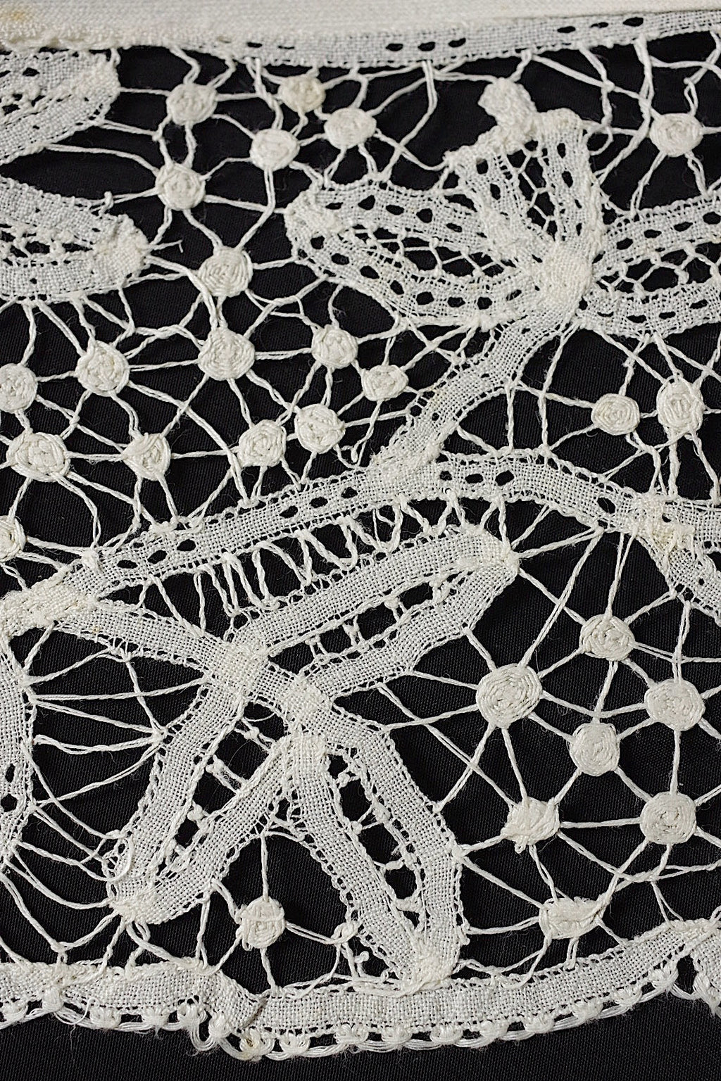 アンティークレース　dentelle ancienne 225cm .FR a l'epoque