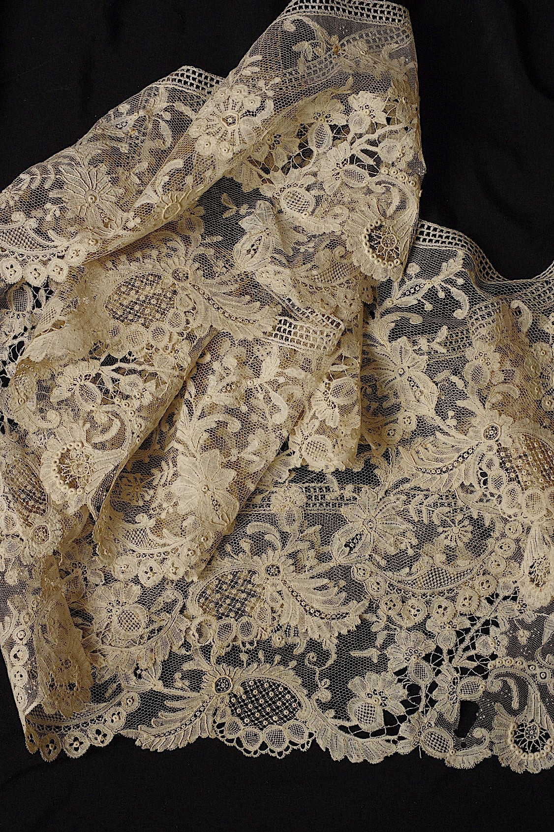 アンティークレース　dentelle ancienne　素材用　lots 1 .FR a l'epoque