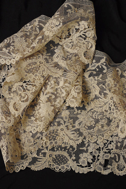 アンティークレース　dentelle ancienne　素材用　lots 1 .FR a l'epoque