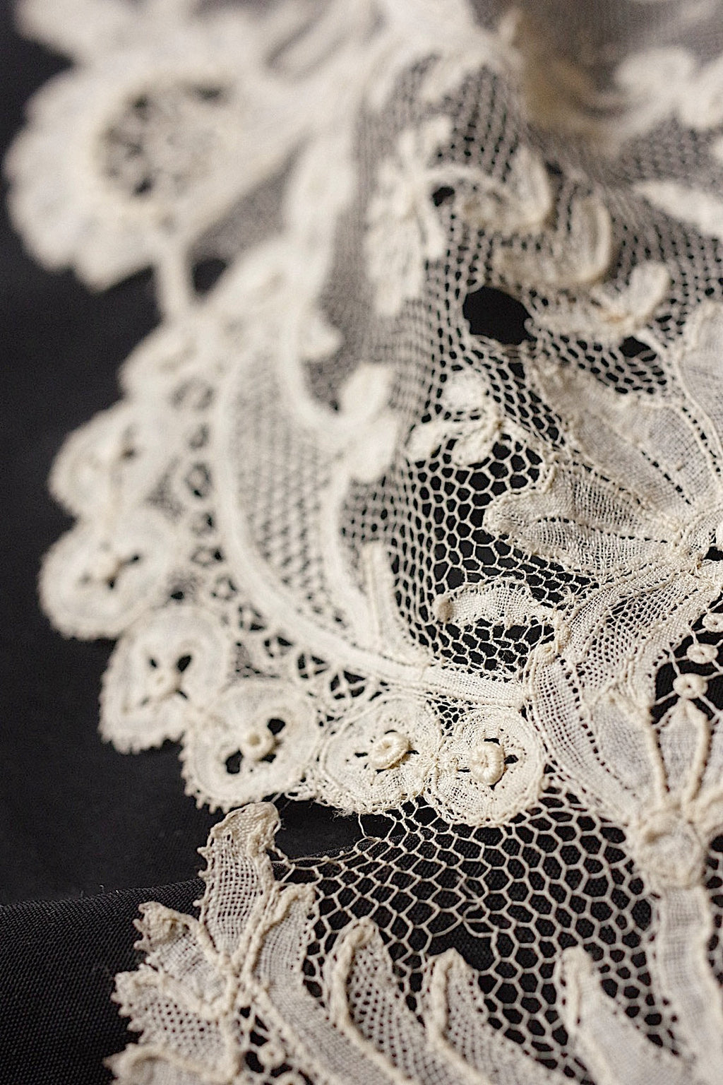 アンティークレース　dentelle ancienne　素材用　lots 1 .FR a l'epoque