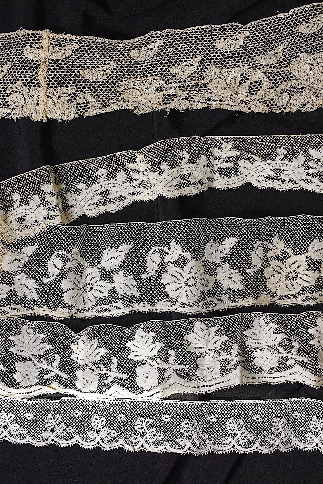 アンティークレース　dentelle ancienne　素材用　lots 2 .FR a l'epoque