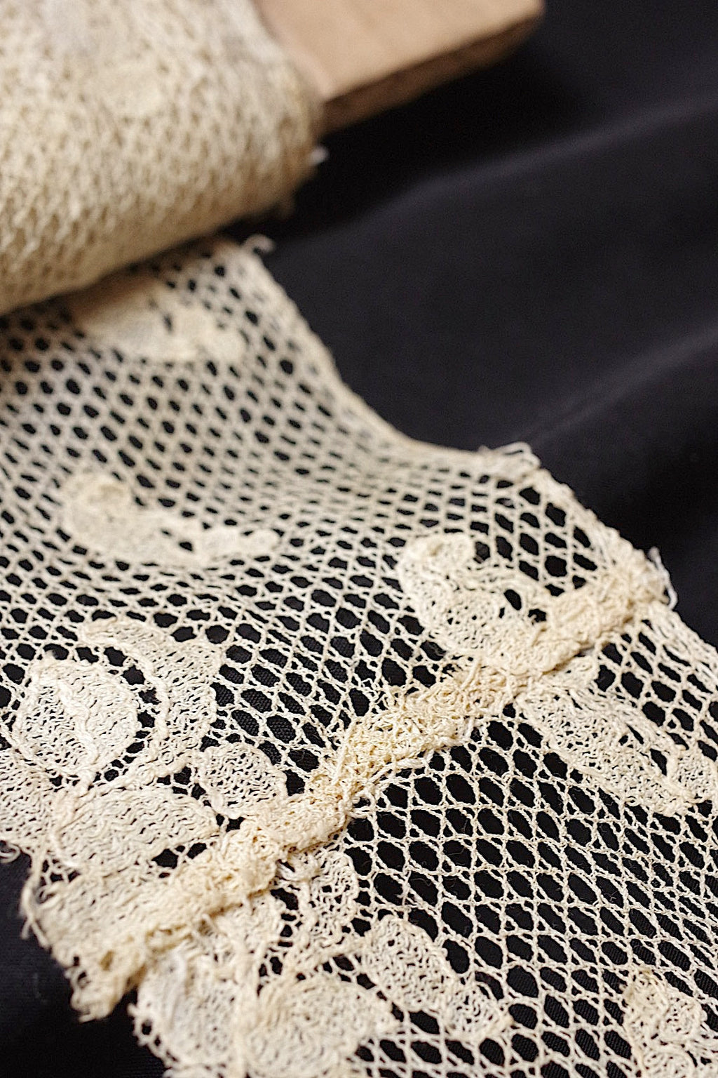 アンティークレース　dentelle ancienne　素材用　lots 2 .FR a l'epoque