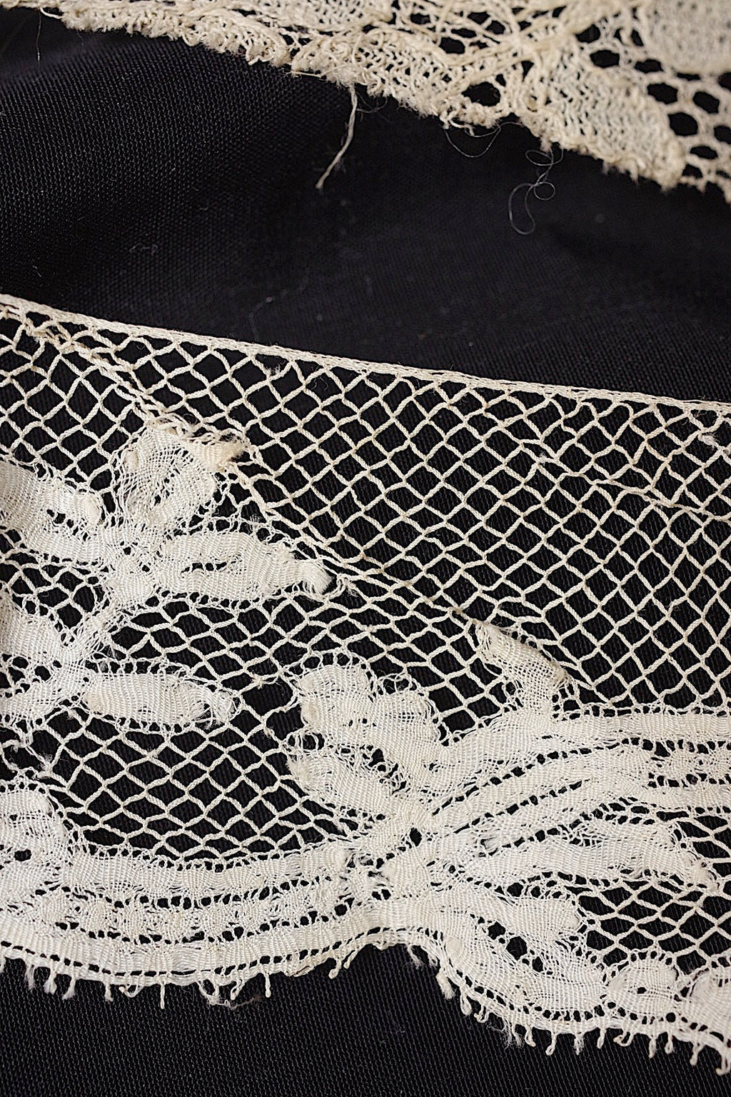 アンティークレース　dentelle ancienne　素材用　lots 2 .FR a l'epoque